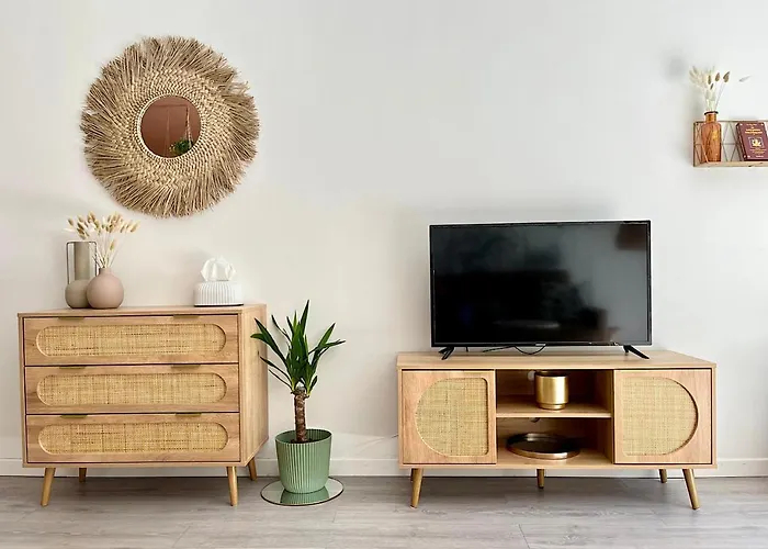 Cozy Studio, Terrace And Apartment Toulon